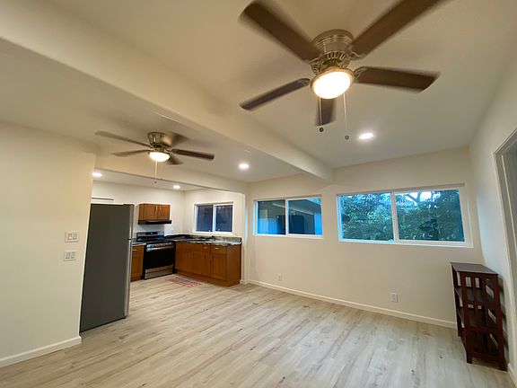 3rd image of 2283 Holowai Pl #B