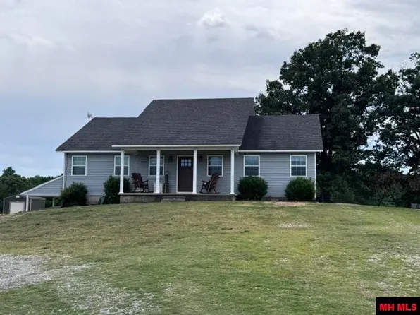 711 E Red Barn Rd, Cave City, AR 72521