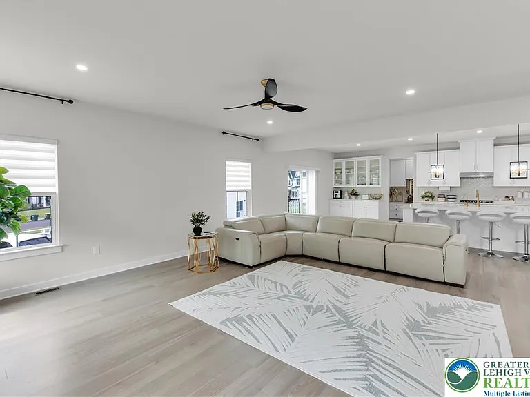 8548 Lafayette Ln — Photo 32