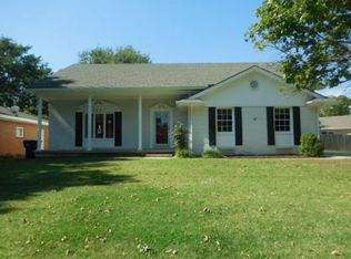 1421 N Armour Ln, Wichita, KS 67206