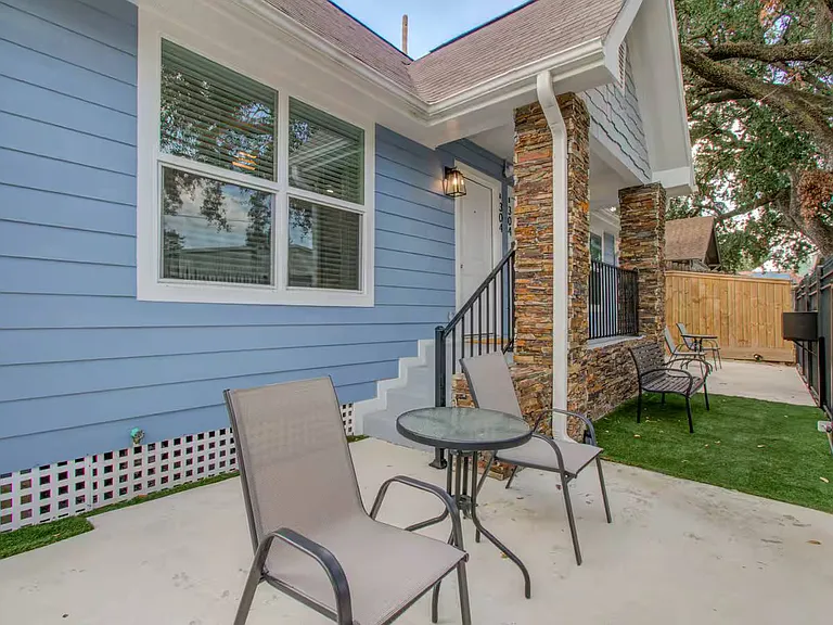 304 Eastwood St #A — Photo 12