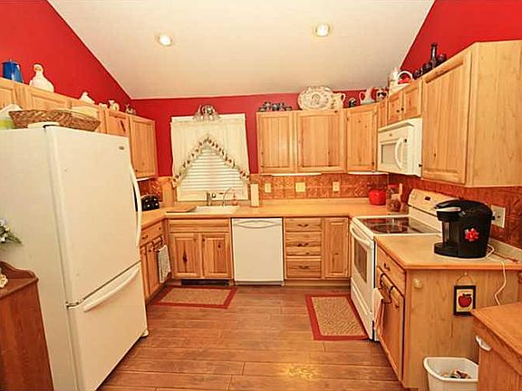 2nd image of 36155 Taylor Ave