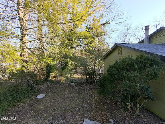 4th image of 725 Robertsville Rd