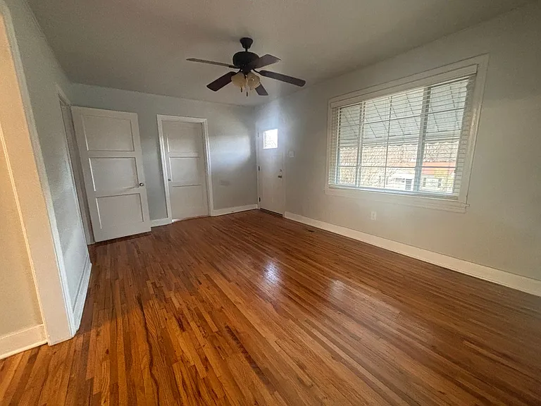 5717 Lee Ave — Photo 5