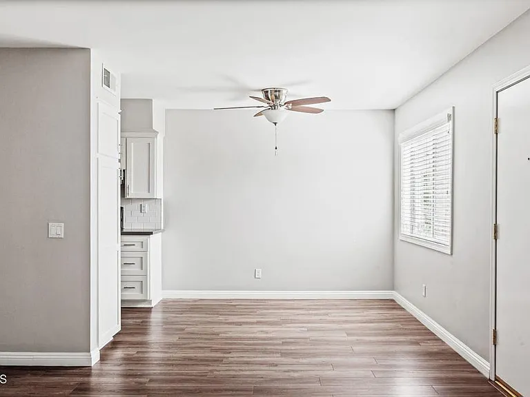 460 E Cypress Ave #C — Photo 5