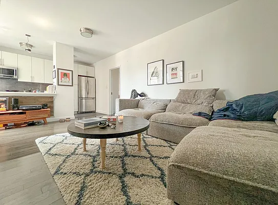 Rented by Compass | media 9