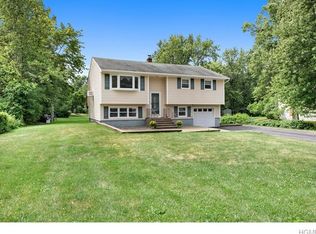 657 Sharon Ln, Yorktown Heights, NY 10598