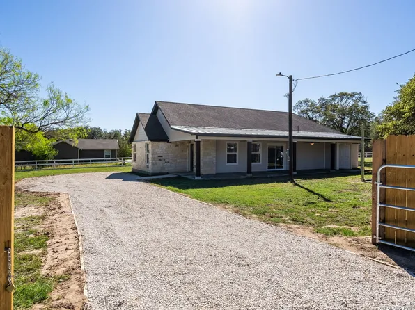 1005 EICHMAN RD, Poteet, TX 78065