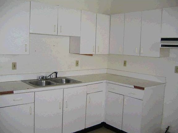 75 Schreck Kitchen