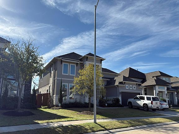 3rd image of 12411 Leuchars Ln