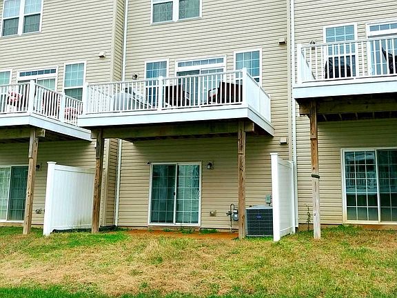 2nd image of 23127 Mountain Laurel Ln