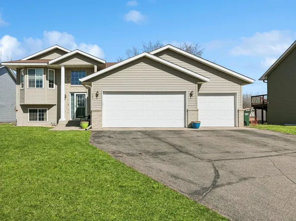 561 Sunwood Park Dr, Waite Park, MN 56387