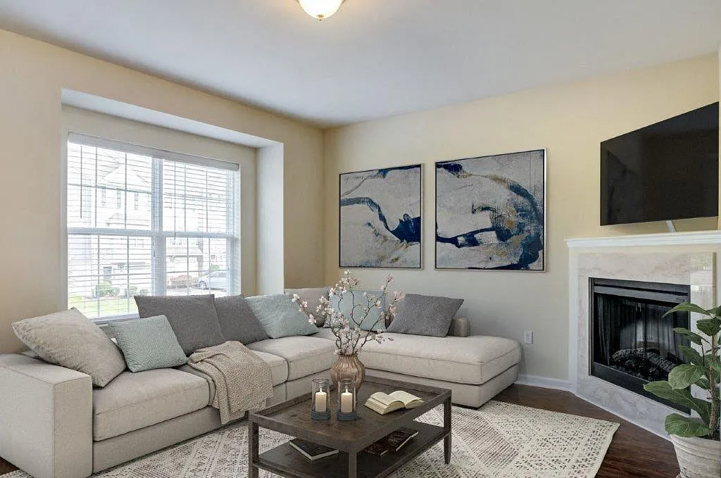 Emerald Pointe Townhomes — Photo 4