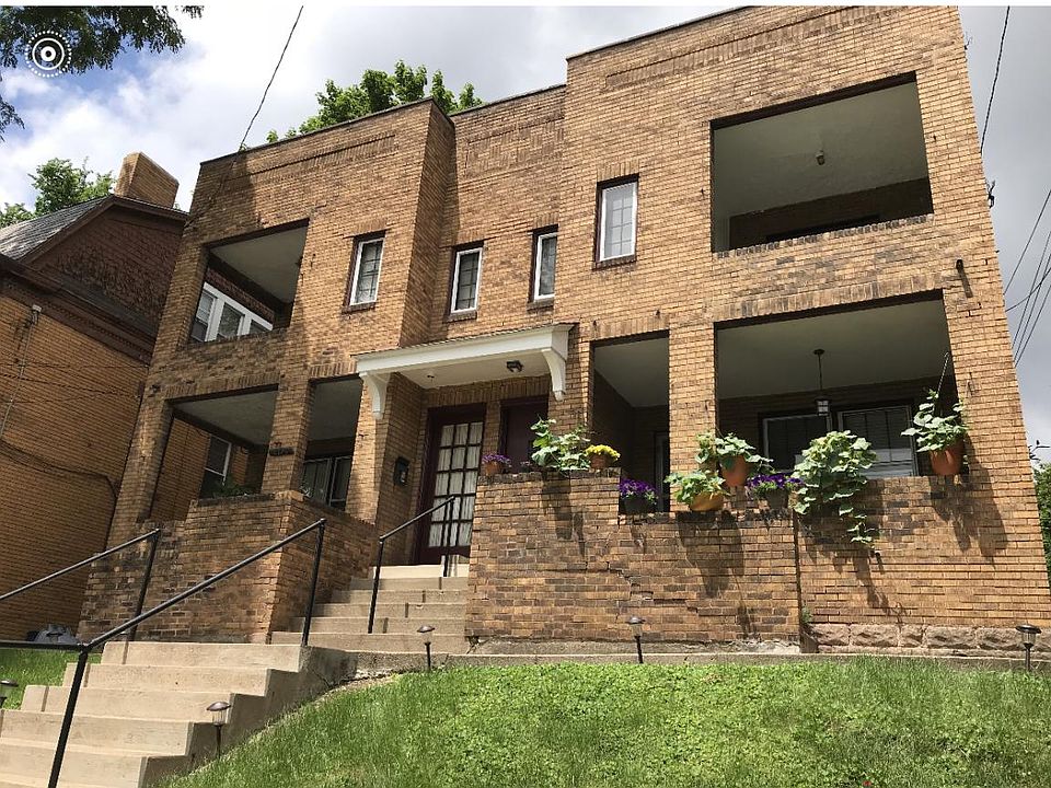 1st floor and 2nd floor apartments are both available. Take your pick