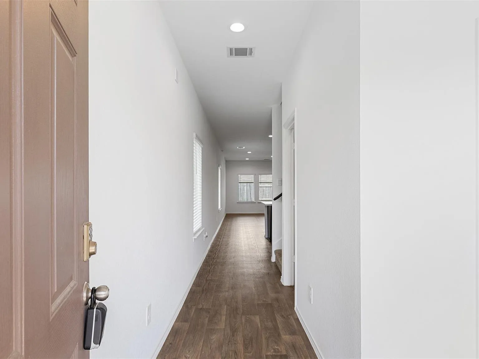 4 bed, 2.5 bath, 2049 sqft, $2,100 — Photo 3