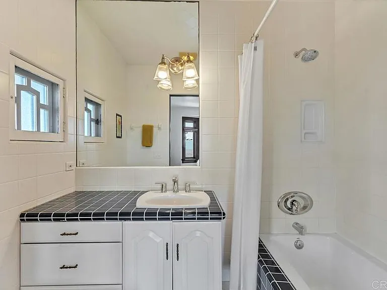 2930 Chatsworth Blvd — Photo 36