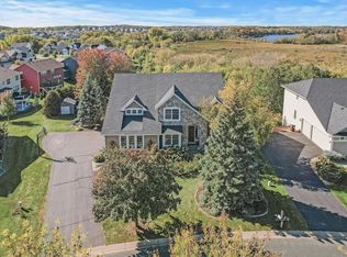 1855 Carriage Dr, Victoria, MN 55386