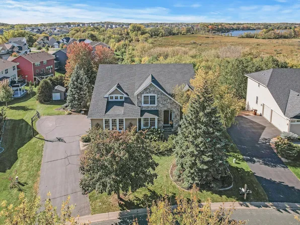 1855 Carriage Dr, Victoria, MN 55386