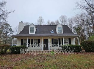 200 Leigh Dr, Ellenwood, GA 30294