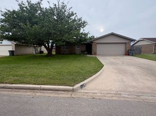 617 SW 60th St, Lawton, OK 73505
