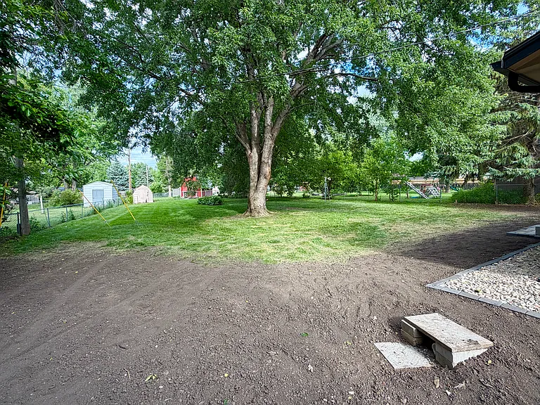 3804 S Holbrook Ave — Photo 22