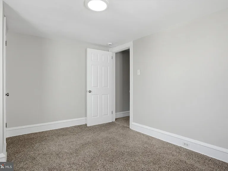 226 N Warren St — Photo 15
