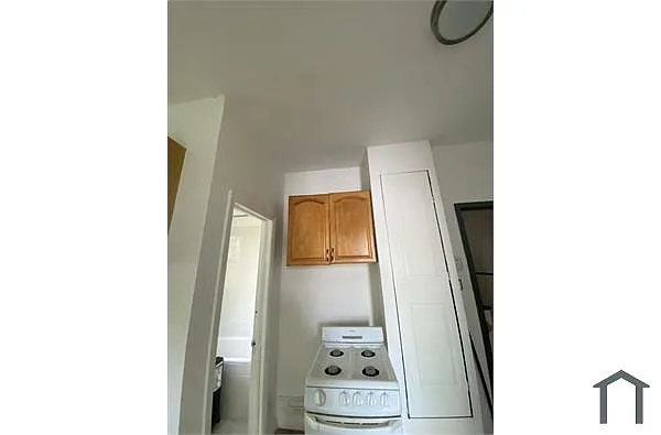 Building Photo - 33 Tuckahoe Rd #2A