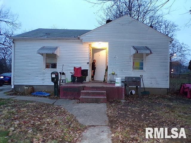 1st image of 1112 Warren St