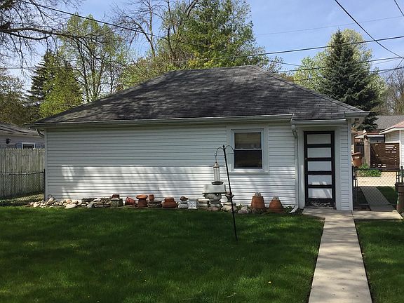 3rd image of 346 Franklin Ave