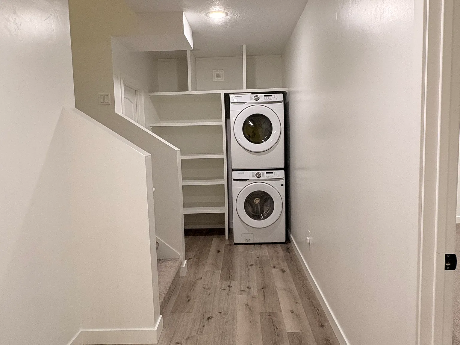 1 bed, 985 sqft, $1,499 — Photo 4