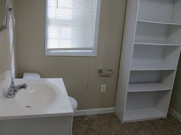 4th image of 846 National Ave