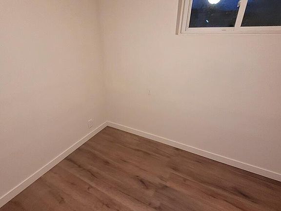 Bed room, new flooring