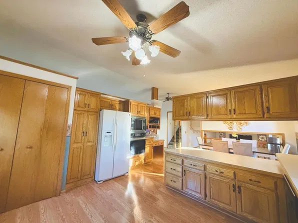 886 Iroquois Ave, Saint Paul, MN 55119