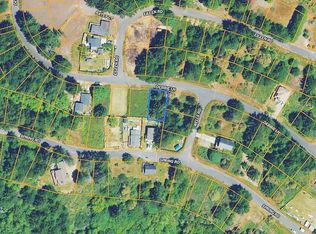 166 Debbie Ln, Whitethorn, CA 95589