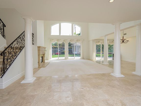 2nd image of 1506 Sugar Loaf Dr