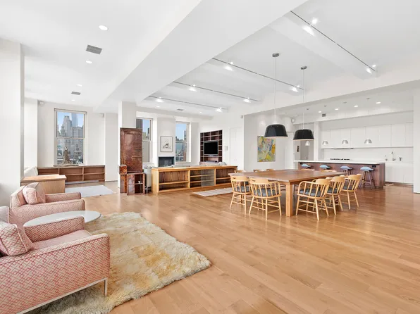 175 East Broadway 8B image 3 of 7