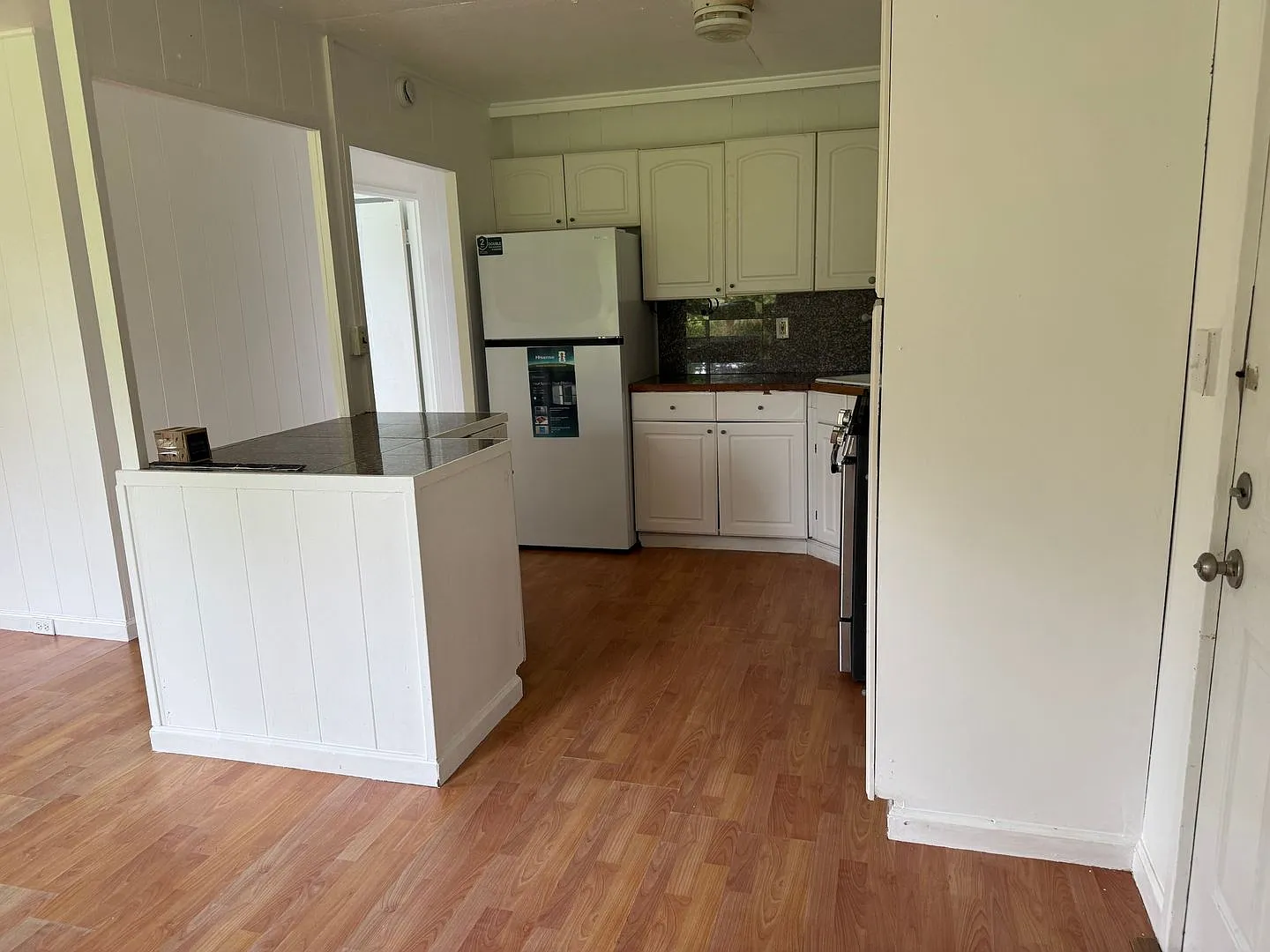 Cozy 3BR Home with Large Yard — Photo 4