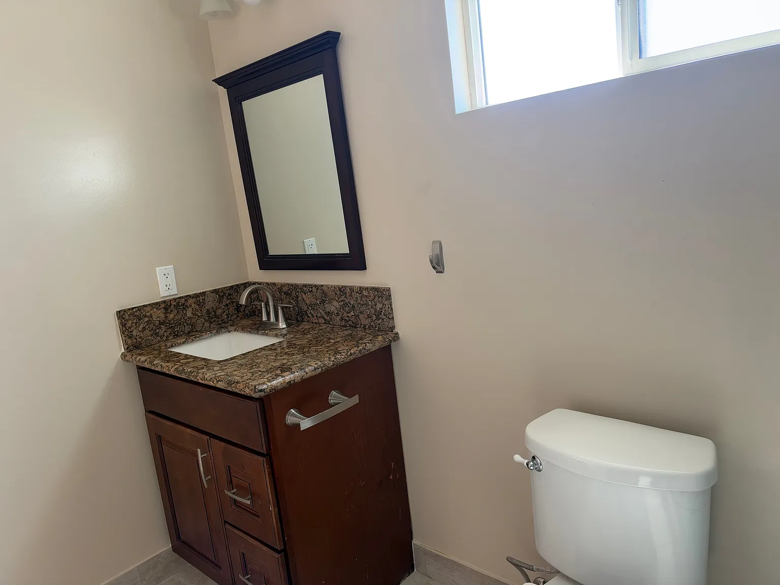 1 bed, 800 sqft, $1,900 — Photo 4