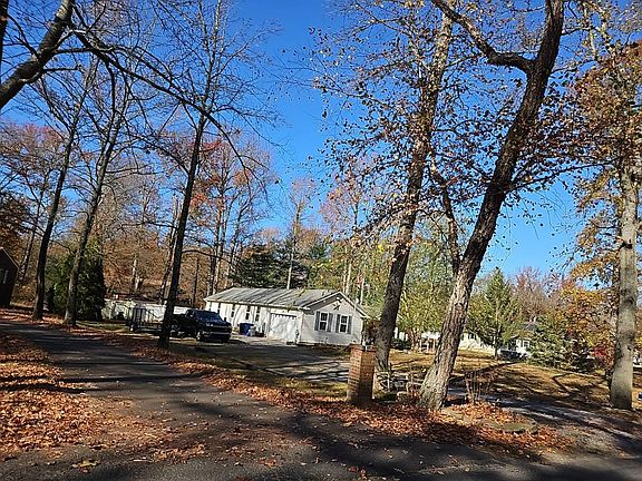 3rd image of 248 Burrs Rd