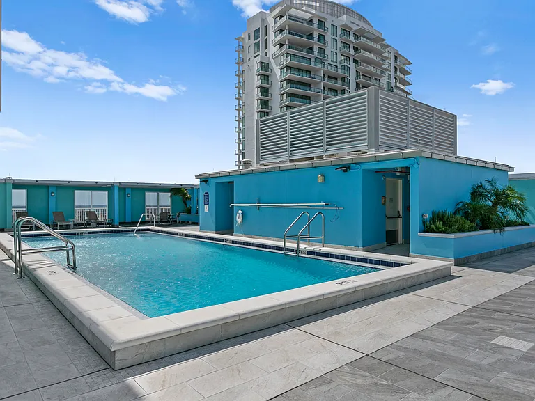 1 Beach Dr SE #1112 — Photo 33