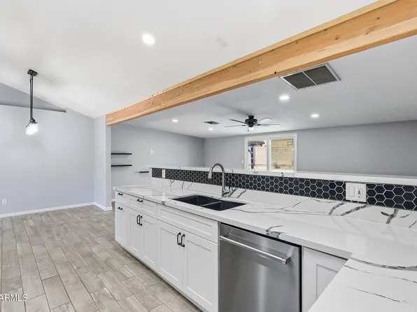 6026 W JUNIPER Avenue, Glendale, AZ 85306