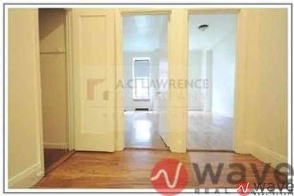 Rented by Wave Real Estate Group | media 20