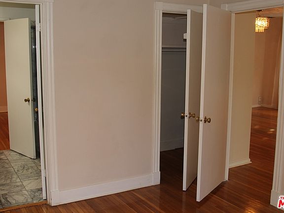 5th image of 722 N Mansfield Ave