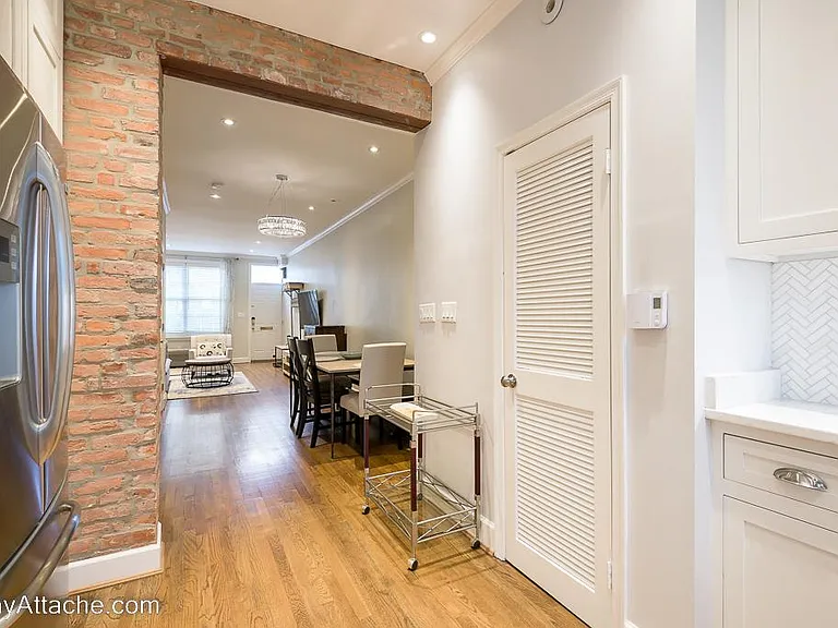1421 Hopkins St NW — Photo 12