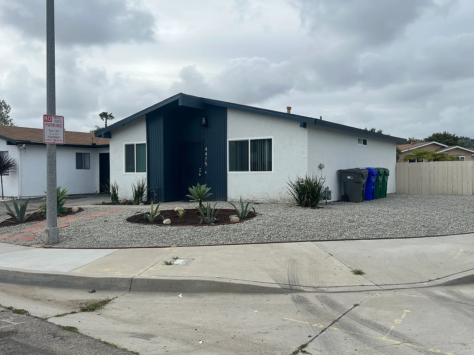 2 bed, 827 sqft, $2,980 — Photo 1
