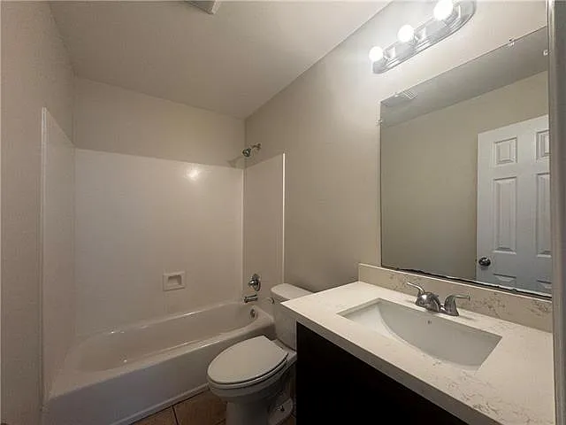 937 E Monterey Ct #D — Photo 12