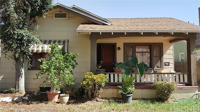 2nd image of 907 De Foe St