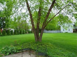 522 S 14th St, St Charles, IL 60174