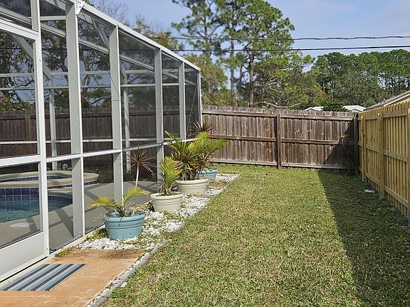 5th image of 2831 Eldron Blvd SE