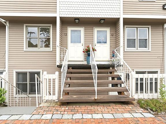 4th image of 3399 Post Rd APT 13